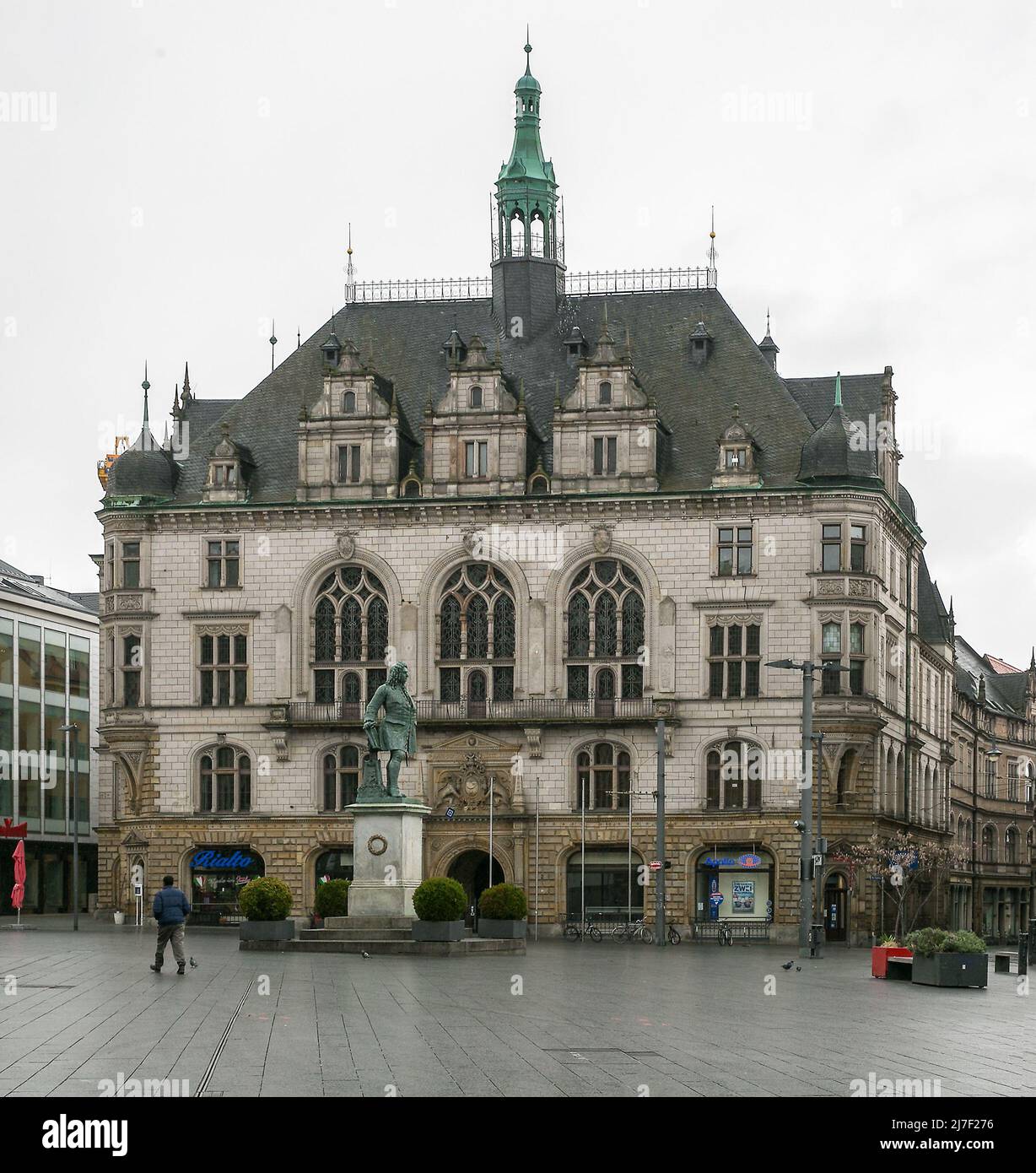 Halle S Marktplatz 2 5488 Stadthaus zur Ergänzung des Alten Rathauses erbaut 1891-94 von Emil Schreiterer Foto de stock
