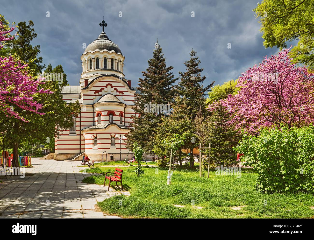 Iglesia ortodoxa Sveta Petka en la ciudad búlgara de Varna Foto de stock