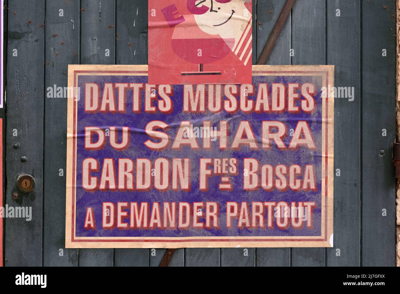 Cartel de la Vintage o Antiguo Anuncio (c1940) para las Muscades de los Dattes o Muscade data del Sahara Foto de stock