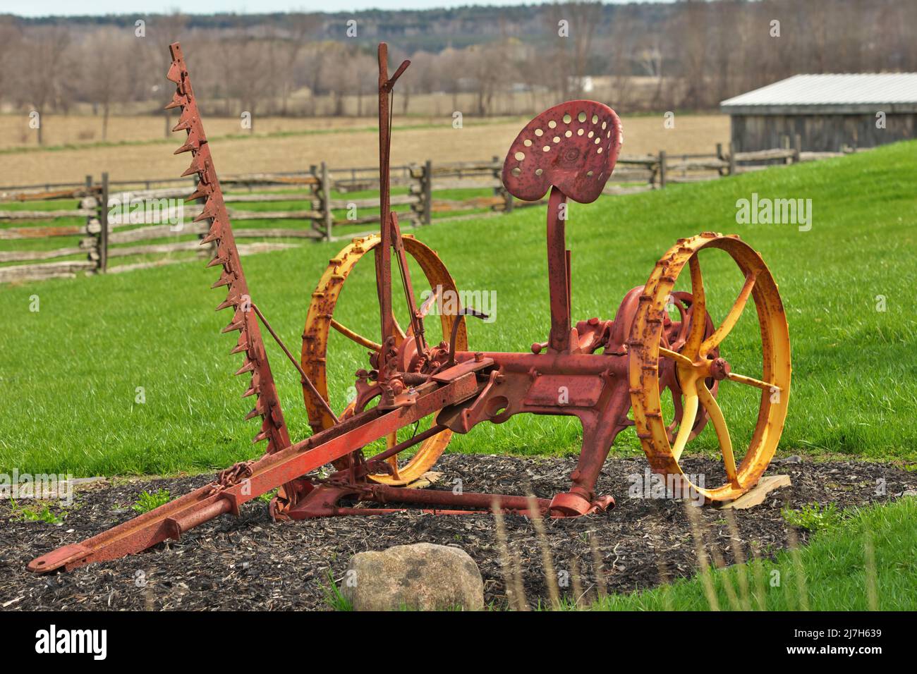 Segadora de heno tirada por caballos fotografías e imágenes de alta  resolución - Alamy