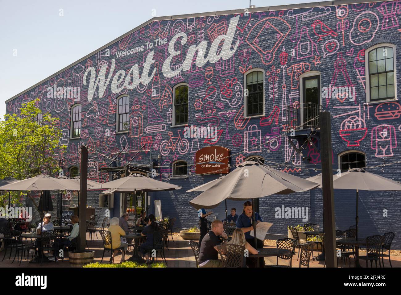 Mural de bienvenida al distrito del West End de Greenville SC Foto de stock