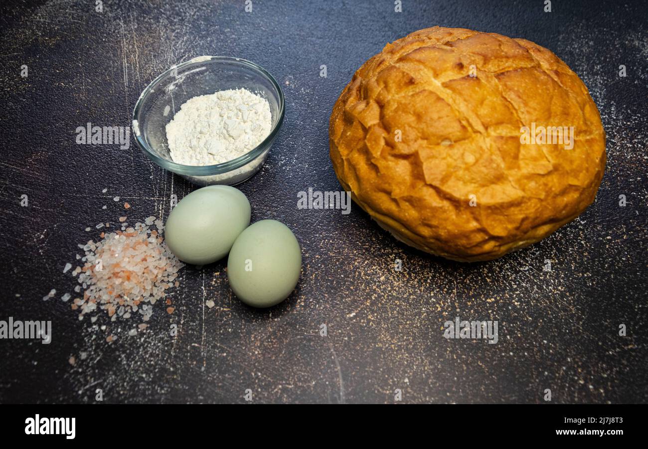 Huevos frescos redondos fotografías e imágenes de alta resolución - Alamy