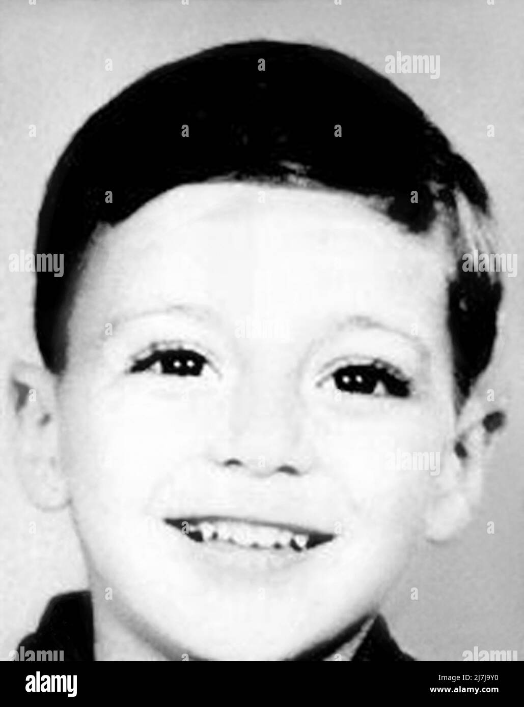 1947c., EE.UU. : El famoso actor americano AL PACINO ( nacido en 1940 )  cuando era un niño joven a los 7 años . Fotógrafo desconocido .- HISTORIA -  FOTO STORICHE -