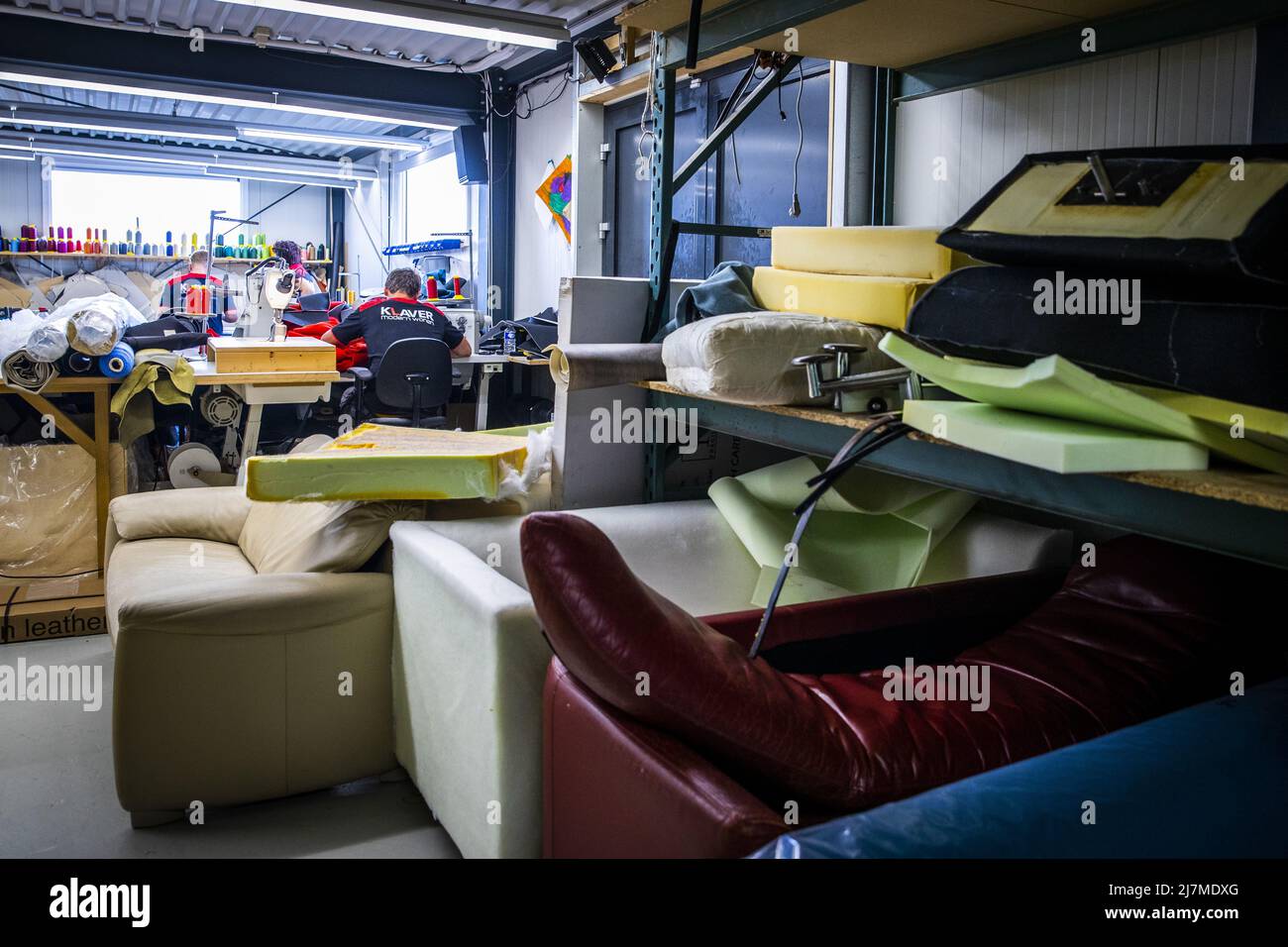 Mobiliario usado fotografías e imágenes de alta resolución - Alamy