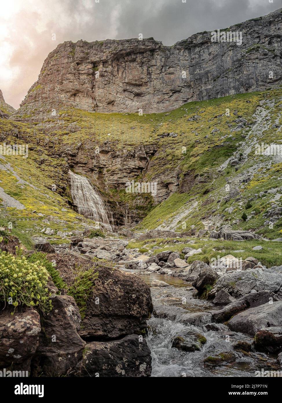 ordesa valle, paisaje, cascadas, cola de caballo, montaña perdida Foto de stock