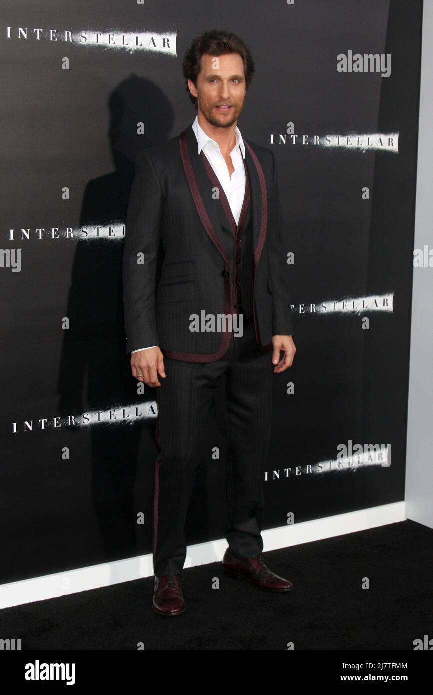 LOS ÁNGELES - 26 DE OCTUBRE: Matthew McConaughey en el estreno 'Interestelar' en el TCL Chinese Theatre el 26 de octubre de 2014 en Los Ángeles, CA Foto de stock