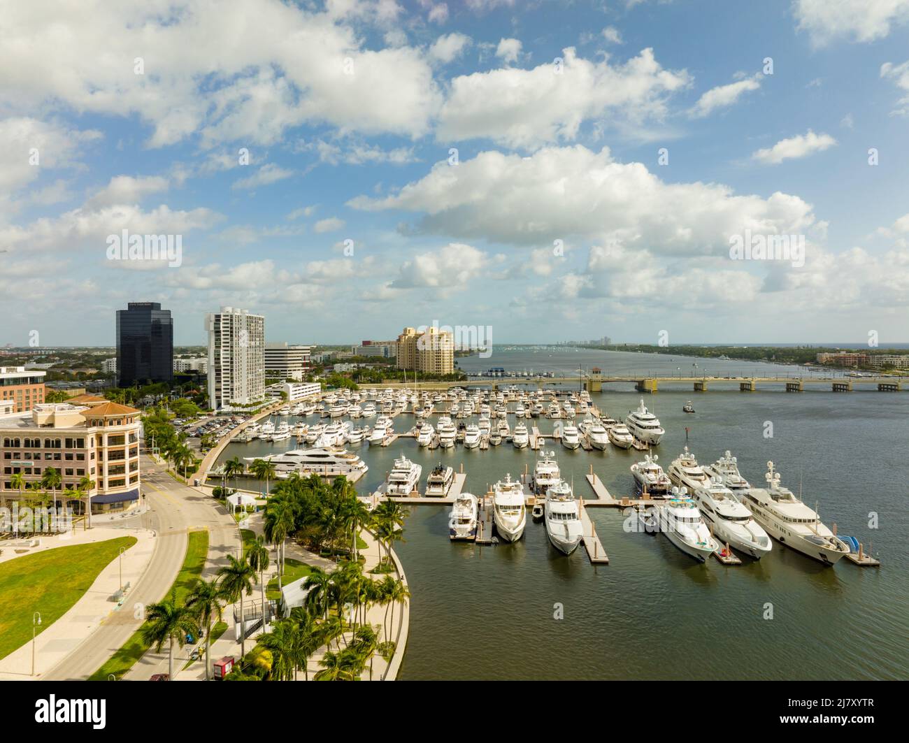 Foto aérea de drone Downtown West Palm Beach FL Fotografía de stock - Alamy