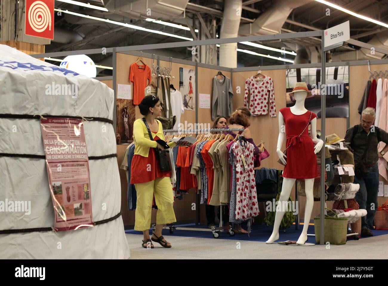 Salon des Solidarités à la Porte de Versailles de Paris Fotografía de stock  - Alamy