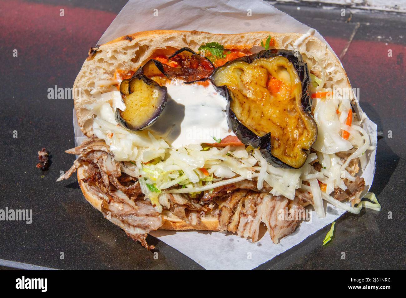 Shawarma berenjena, shawarma con berenjena, Foto de stock