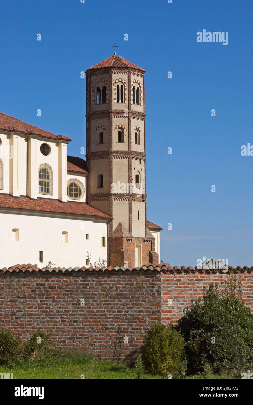 Abadía de Santa Maria di Lucedio en el histórico pueblo de Lucedio, Piamonte Foto de stock