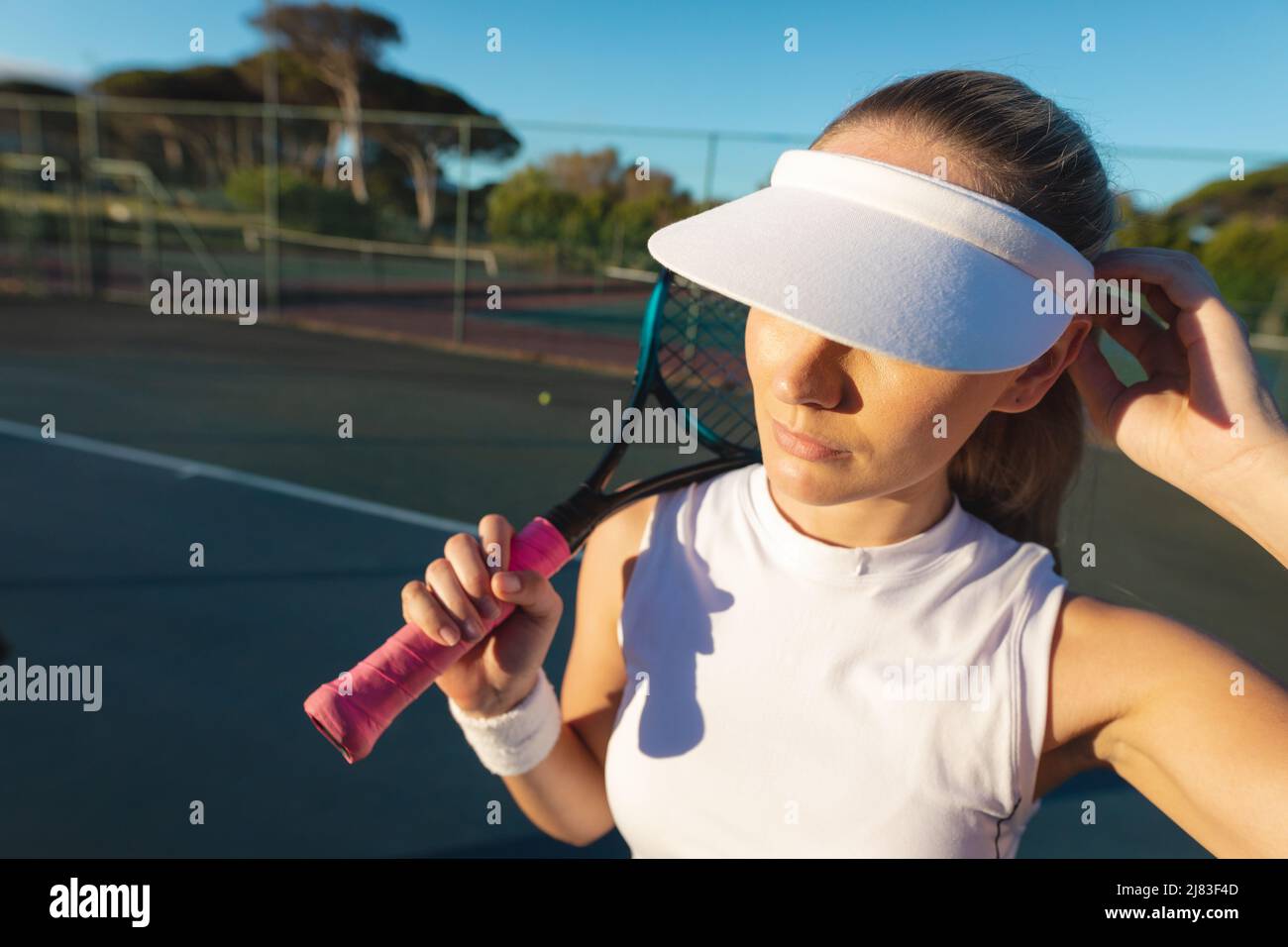 Visera de tenis fotografías imágenes resolución - Alamy