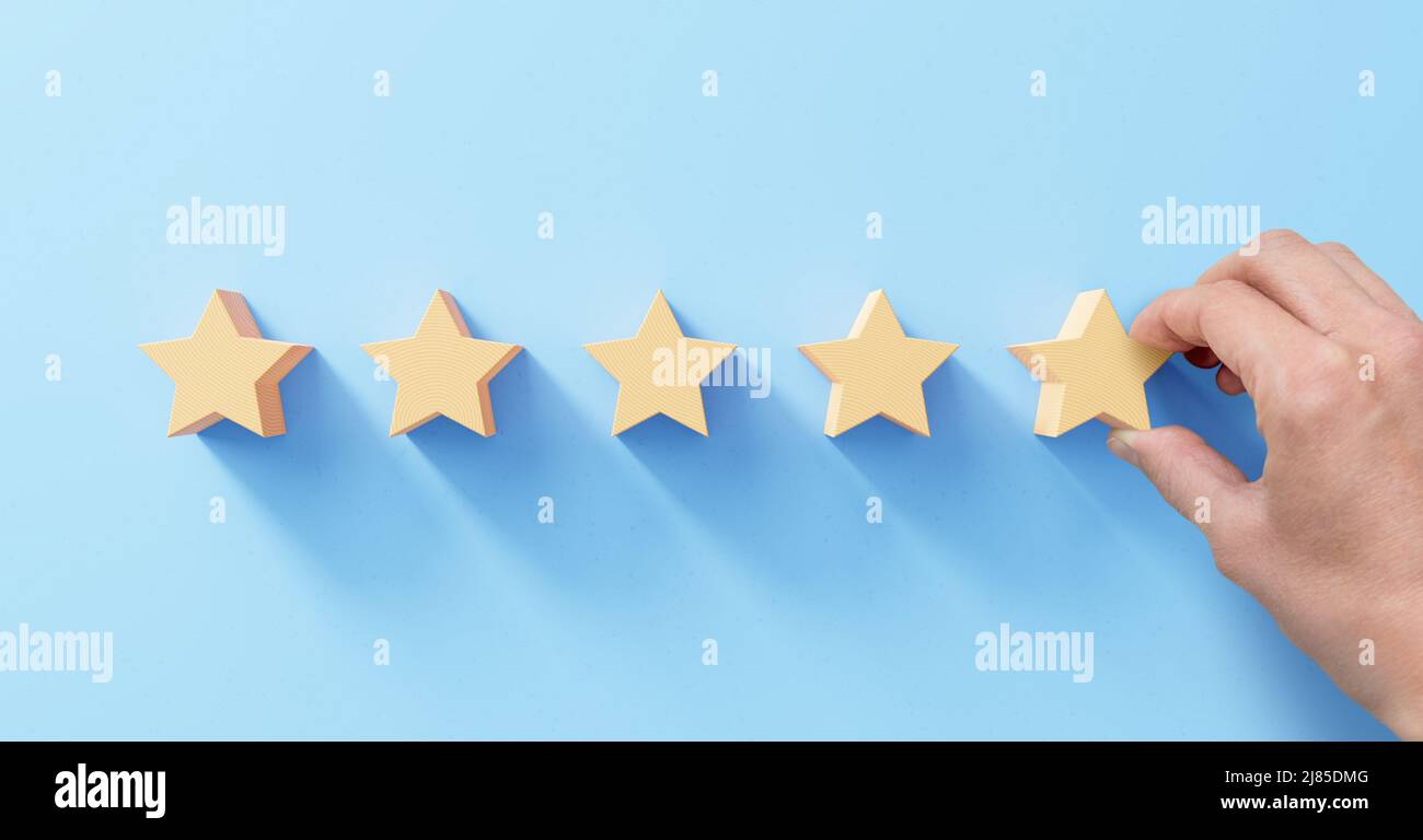 evaluación de 5 estrellas, concepto de productos y servicios de la mejor calidad con comentarios del cliente. Satisfacción del cliente, reputación y excelencia. Perfo Foto de stock