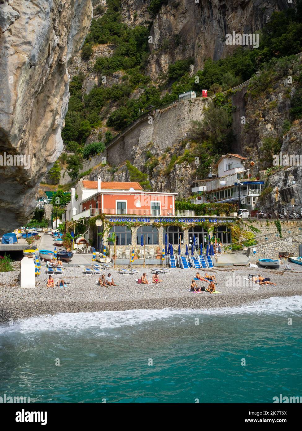 Playa de Marina di Praia, costa de Amalfi Foto de stock