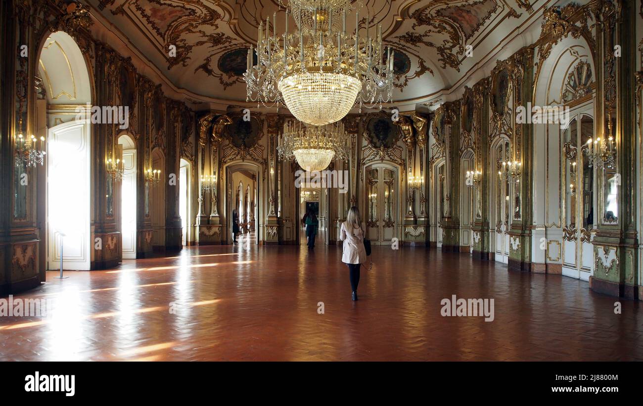 Interiores del Palacio Nacional de Queluz, Gran Salón de Baile, antigua residencia de verano del siglo 18th de la Familia Real Portuguesa, cerca de Lisboa, Portugal Foto de stock