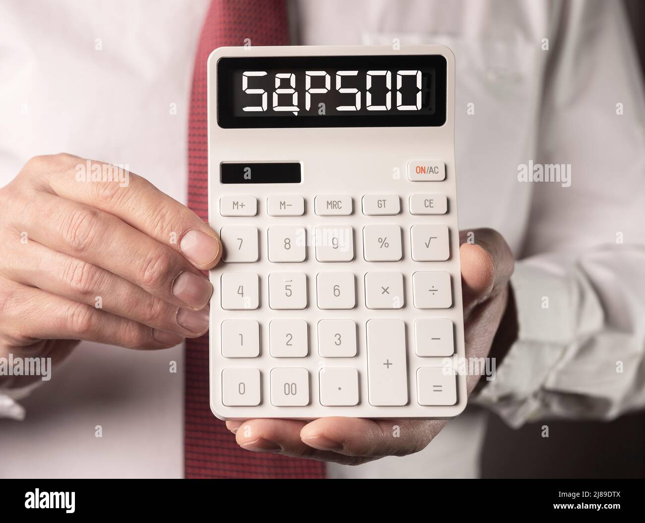 S y P, índice SP 500 del mercado de valores, palabra en calculadora  Fotografía de stock - Alamy