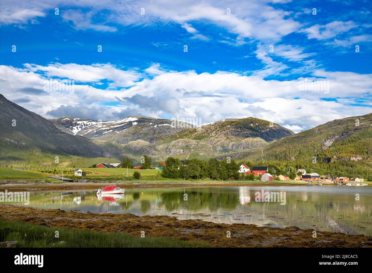 Hermosa naturaleza noruega paisaje natural. Foto de stock