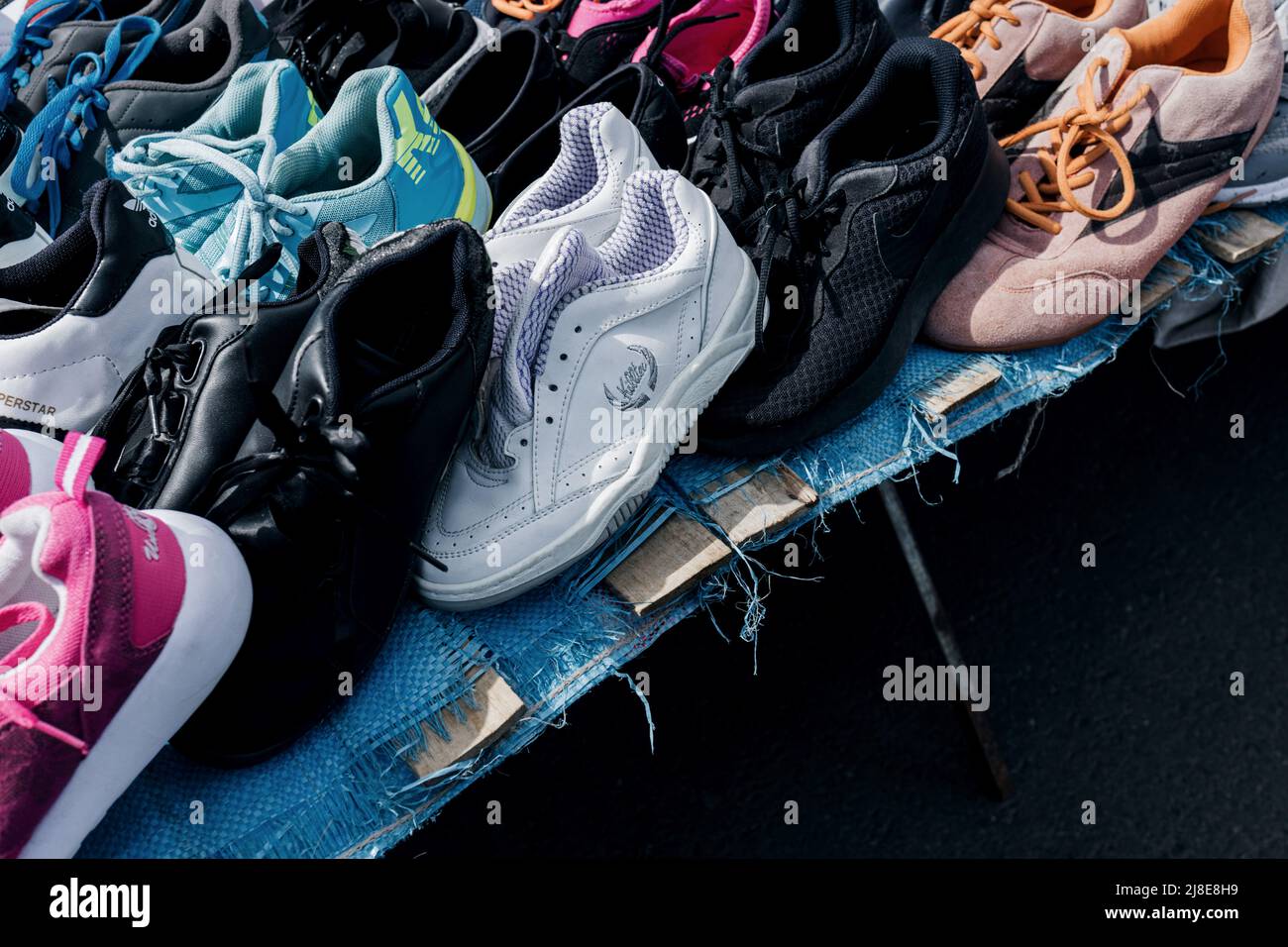 Zapatos de segunda mano e de alta resolución - Alamy