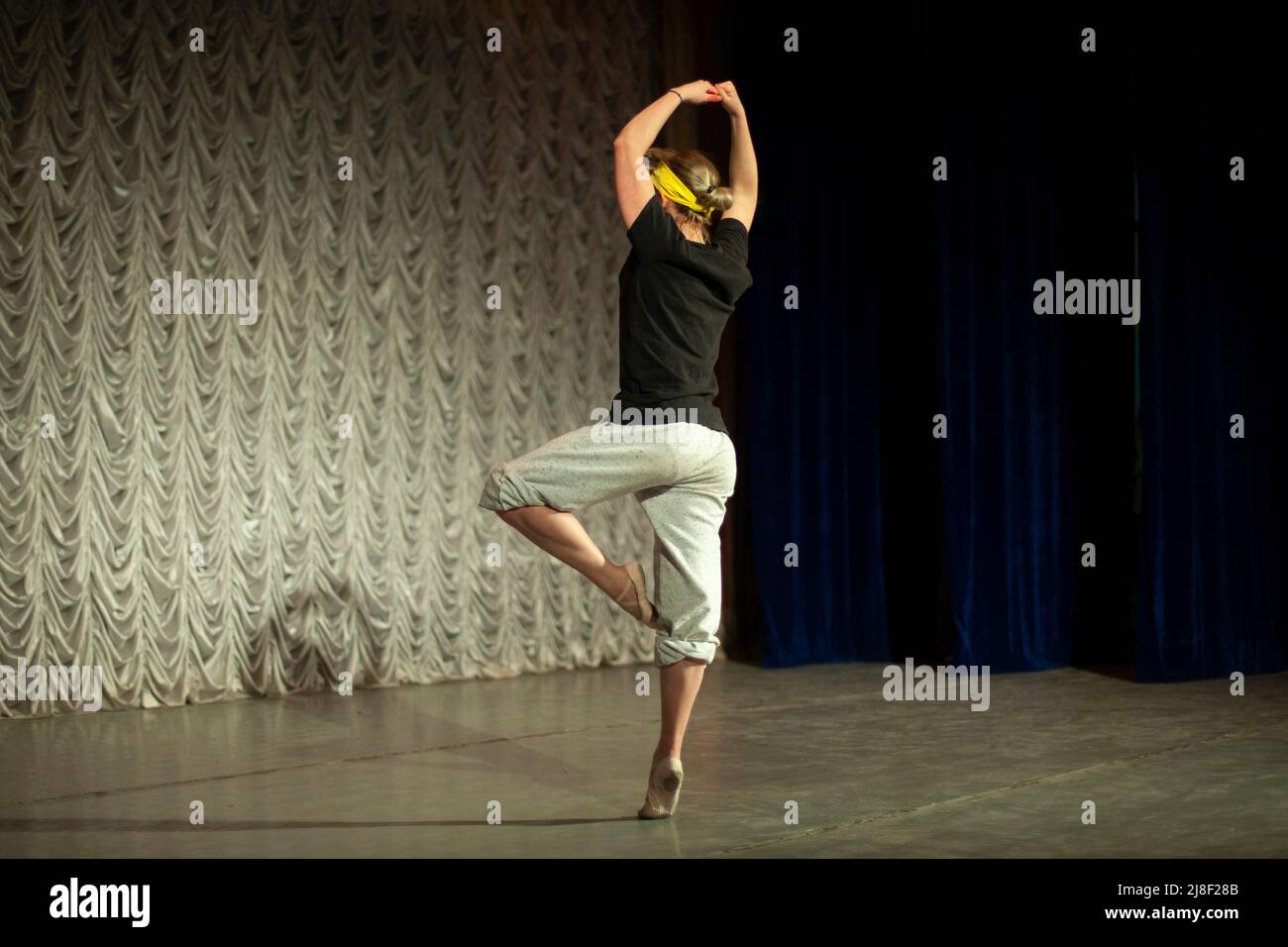 Ropa de ballet fotografías e imágenes de alta resolución - Página 6 - Alamy
