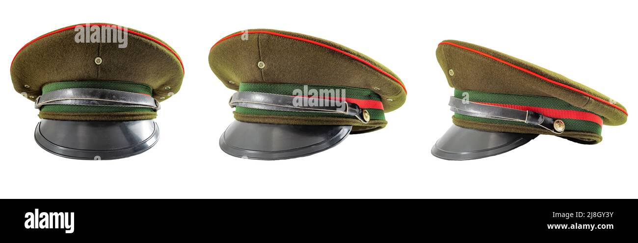 Sombrero militar ruso y concepto de uniforme del ejército soviético con múltiples ángulos de tapas de oficiales del ejército aisladas sobre fondo blanco con recorte de ruta Foto de stock