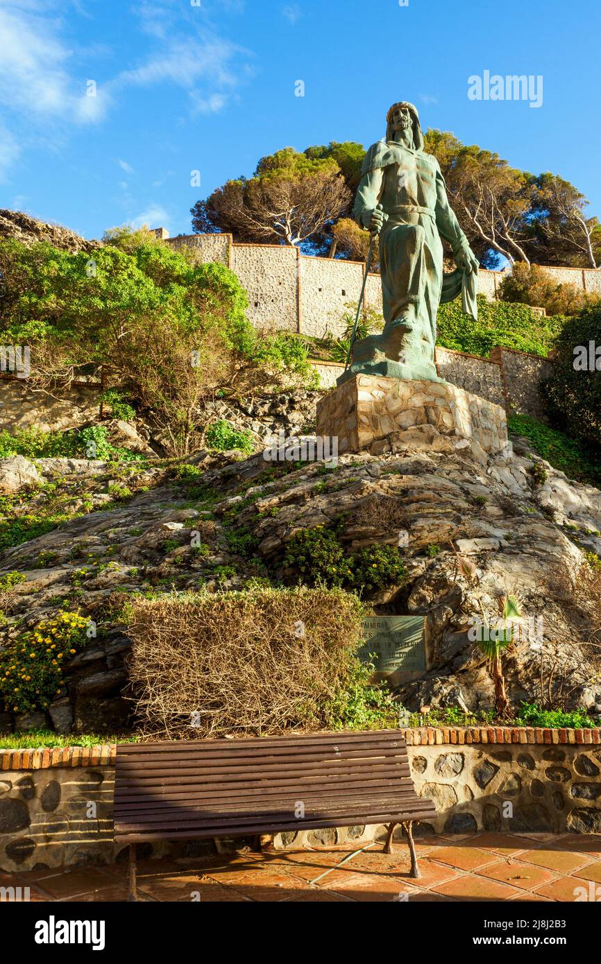 Estatua de bronce de Abd AL-Rahman I, fundador del Emirato de Córdoba,  único sobreviviente de la dinastía Umayyad, aterrizó en la costa de  Almunecar el 15th de agosto de 755. - Almunecar,