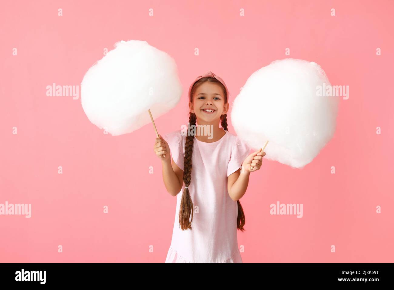 Algodón dulce, rosa, aislado sobre fondo blanco Fotografía de stock - Alamy