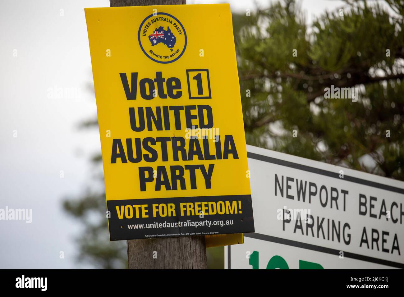Sede de Mackellar al norte de Sydney, carteles del Partido de Australia Unida que promueven a su candidato en la sede federal de Mackellar, antes de las elecciones Foto de stock