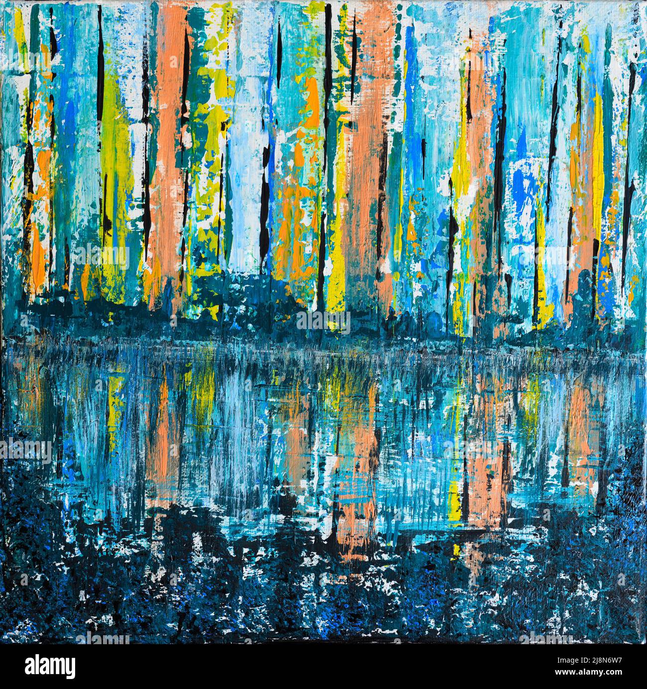 Pintura acrílica abstracta sobre lona cuadrada hecha con rayas de cuchillo de paleta en reflejos azul amarillo anaranjado estanque Foto de stock
