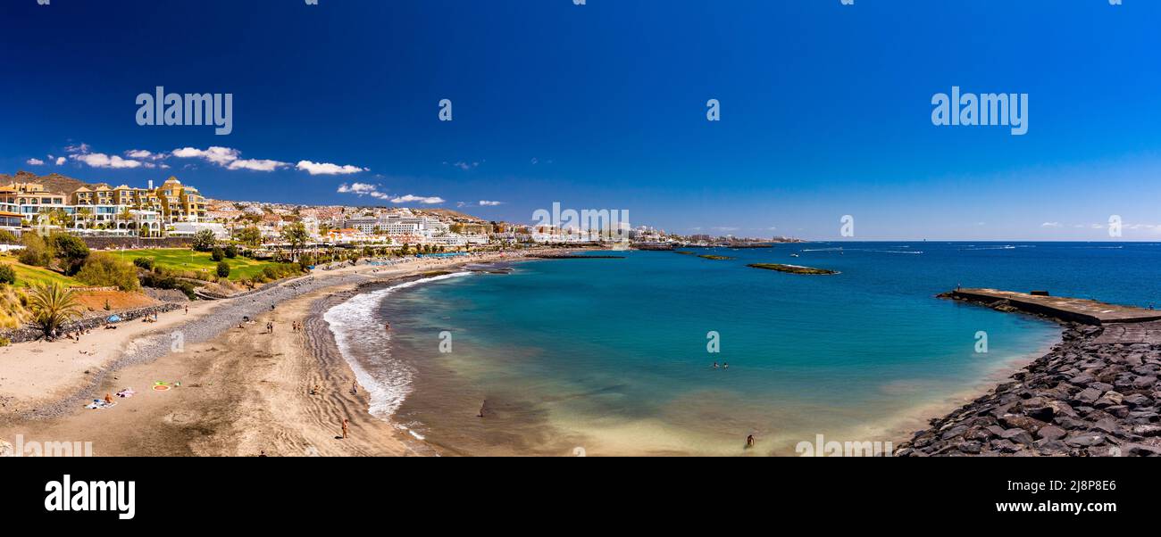 Playa de arena blanca de El Duque y costa en Tenerife. Costa Adeje Islas Canarias, España Foto de stock