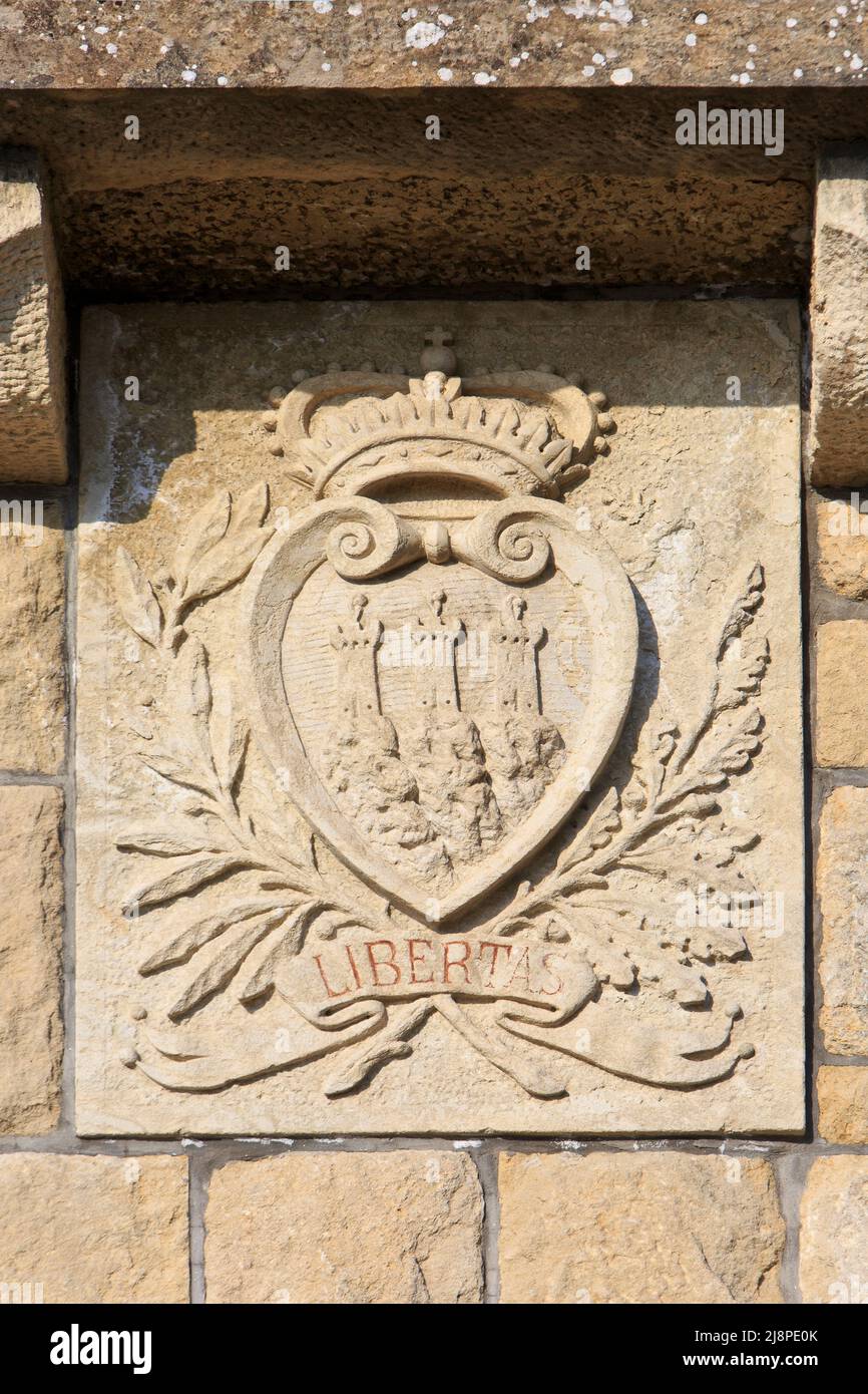 El escudo de armas de San Marino Foto de stock