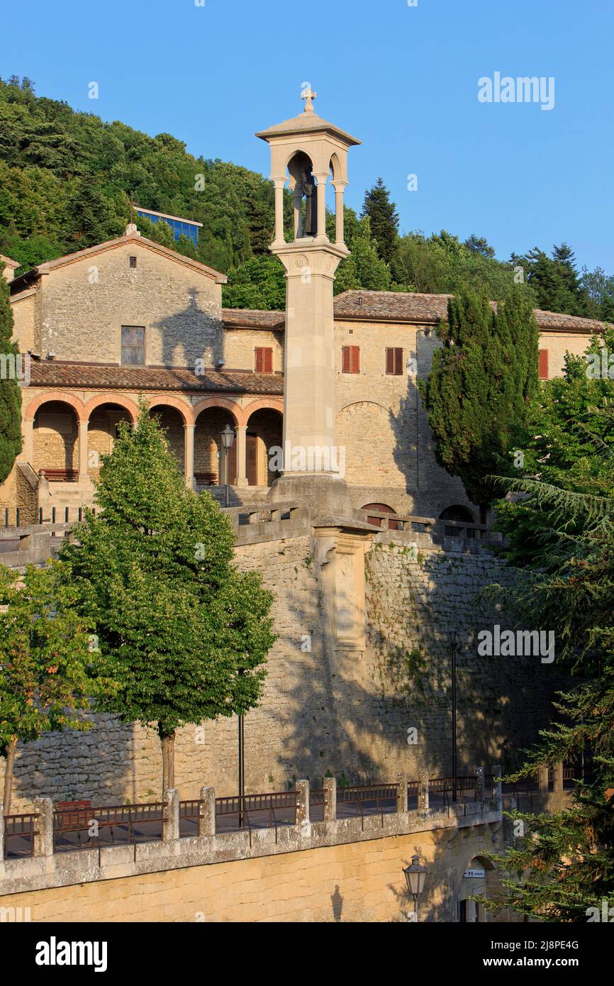 La Iglesia y Convento de San Quirino - San Quirino (1549) en San Marino Foto de stock