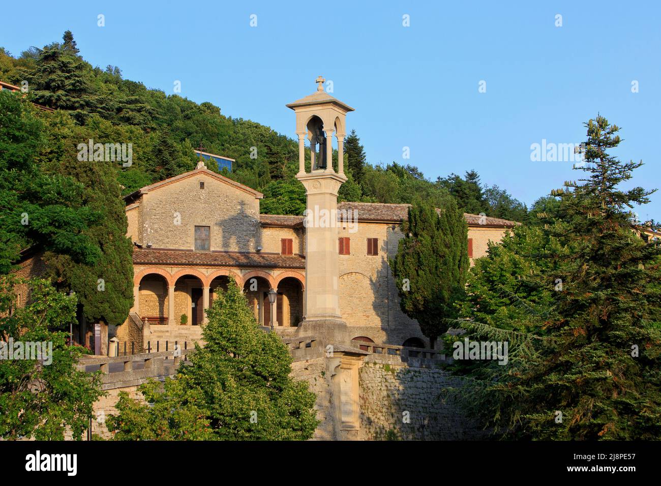La Iglesia y Convento de San Quirino - San Quirino (1549) en San Marino Foto de stock