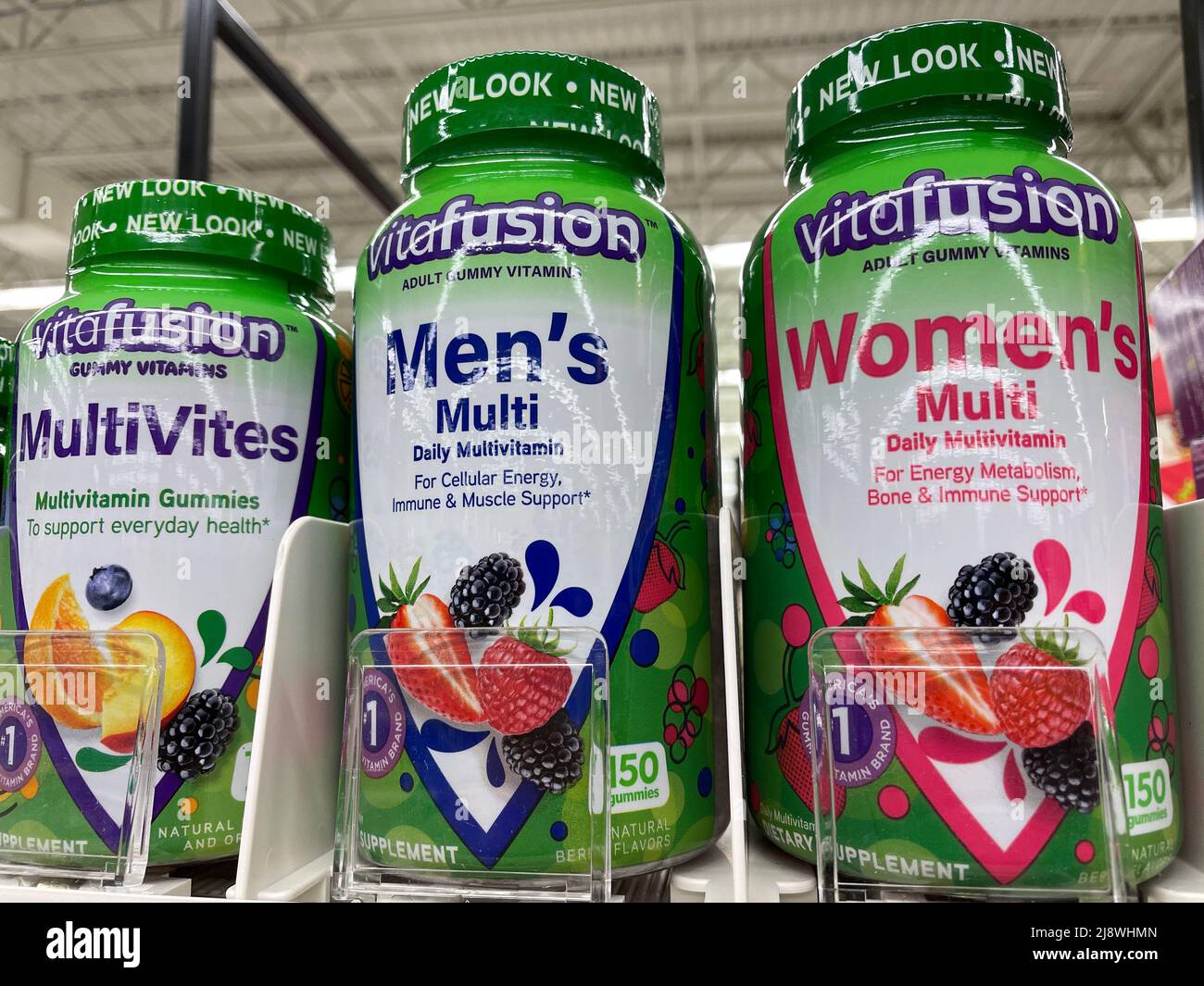 Grovetown, GA Estados Unidos 04 15 22 Vitaminas en una tienda al por menor Mens and Womens