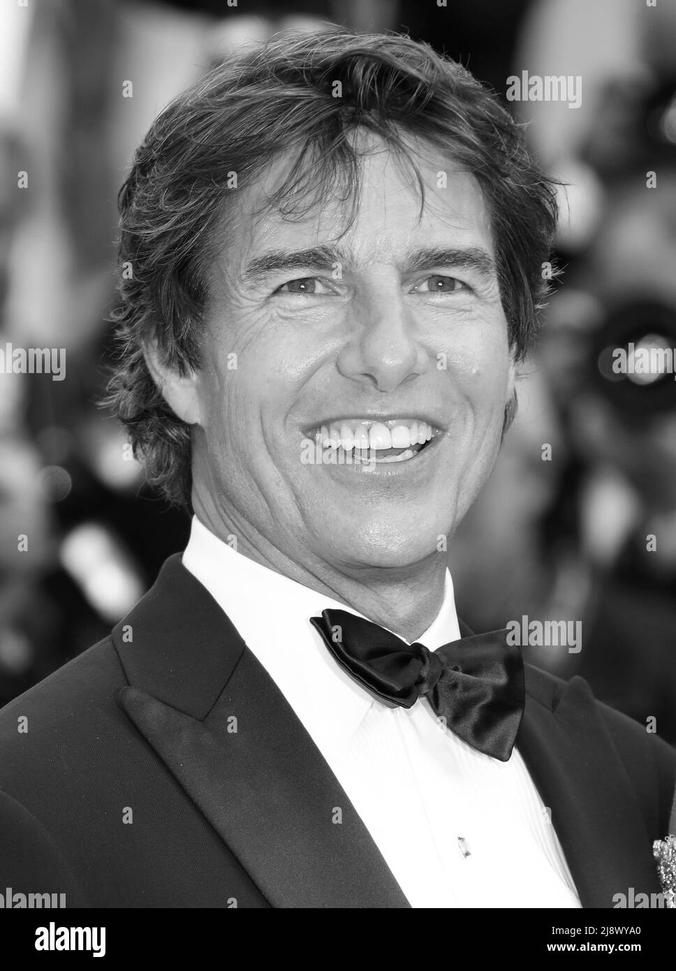 Cannes, Francia. 18th de mayo de 2022. Tom Cruise asiste a la proyección de 'Top Gun: Maverick' durante el festival anual de Cannes 75th en el Palais des Festivals el 18 de mayo de 2022 en Cannes, Francia. Foto: DGP/imageSPACE/Sipa USA Crédito: SIPA USA/Alamy Live News Foto de stock