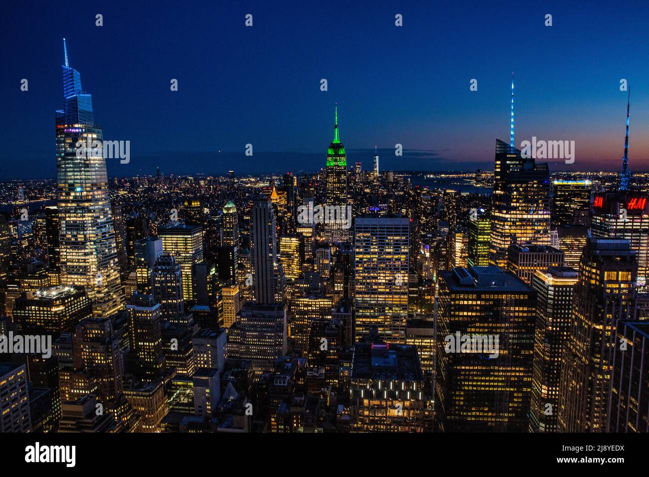 Skyline von Manhattan en Nueva York vom Rockefeller Center aus fotografiert. Foto de stock
