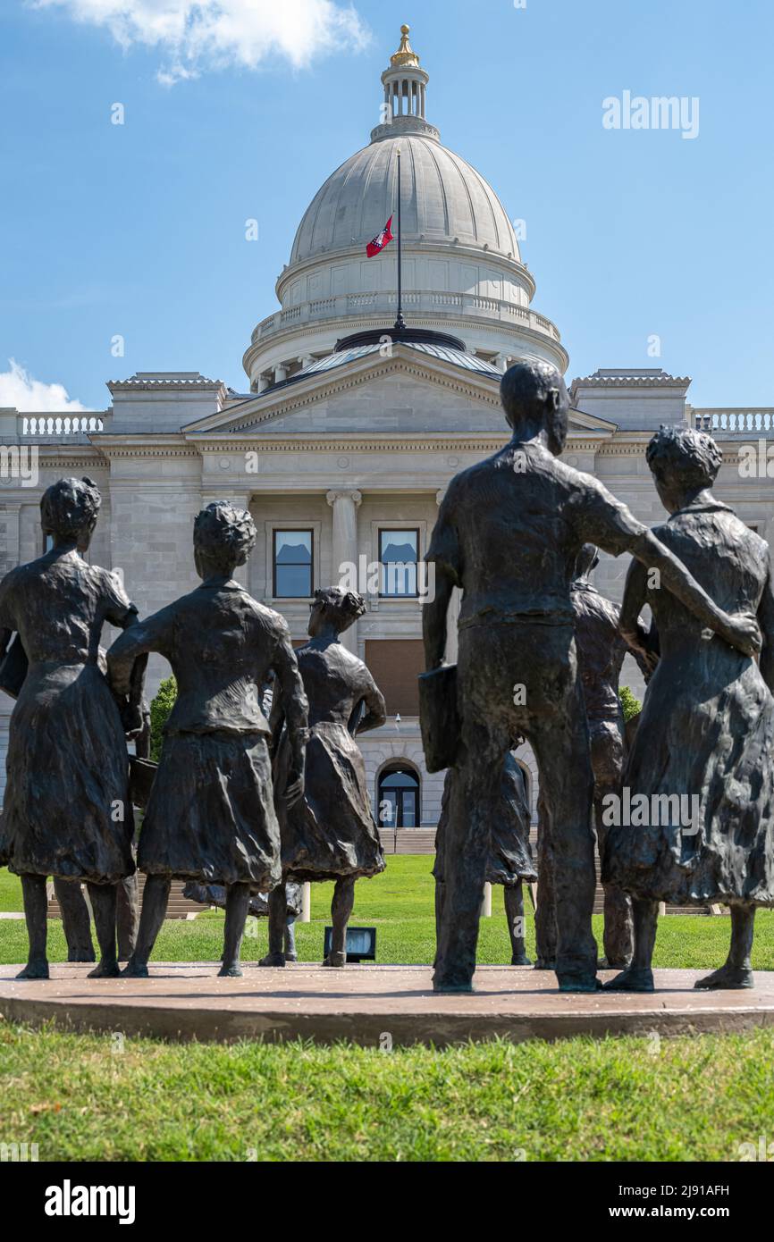 Testament: El monumento conmemorativo de Little Rock Nine en los terrenos del capitolio del estado de Arkansas en Little Rock, Arkansas. (EE. UU.) Foto de stock