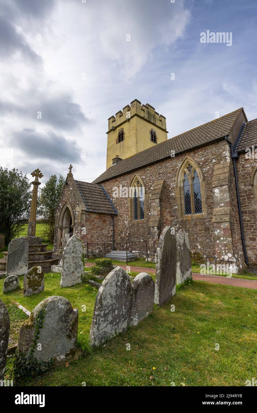 La Iglesia de San Juan en Cutcombe el Parque Nacional Exmoor, Somerset, Inglaterra. Foto de stock