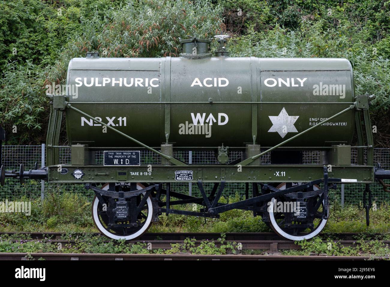 Antiguo vagón ferroviario diseñado para transportar ácido sulfúrico en la isla de Spike el 7th de mayo de 2022 en Bristol, Reino Unido. Foto de stock