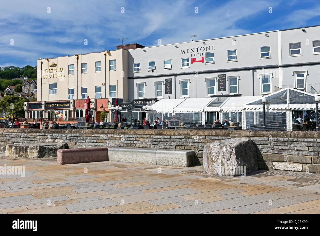 Hoteles y bares frente al mar en Weston-super-Mare, Reino Unido Foto de stock