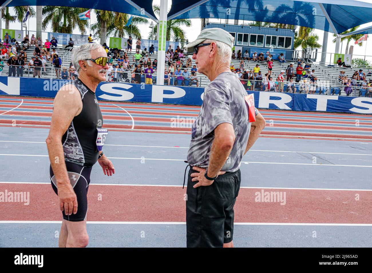 Fort Ft. Lauderdale Florida, Ansin Sports Complex Track & Field National Senior Games, hombres mayores corredores competidores Foto de stock