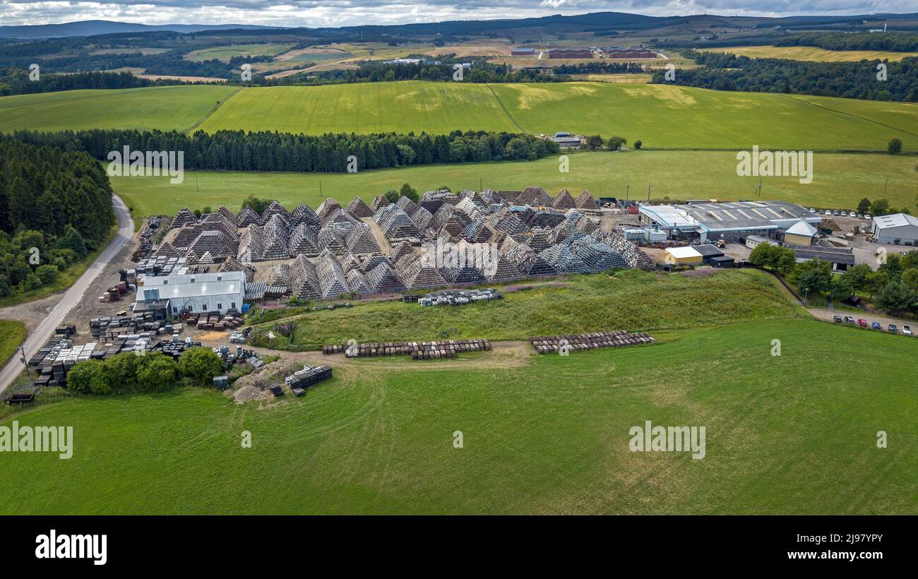 Scotland, Speyside Cooperage en Craigellachie vista aérea donde miles de barricas de whisky escocés son reacondicionadas y reparadas para su uso por los muchos scot Foto de stock