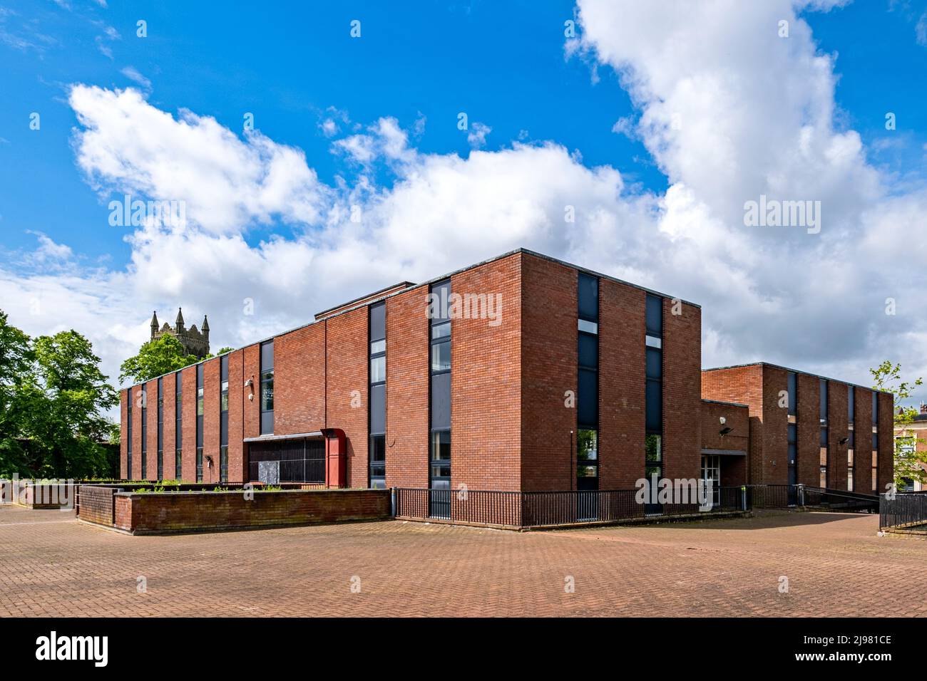 El antiguo edificio de la biblioteca de Crewe, cerrado y trasladado en marzo de 2016, Crewe Cheshire Reino Unido Foto de stock