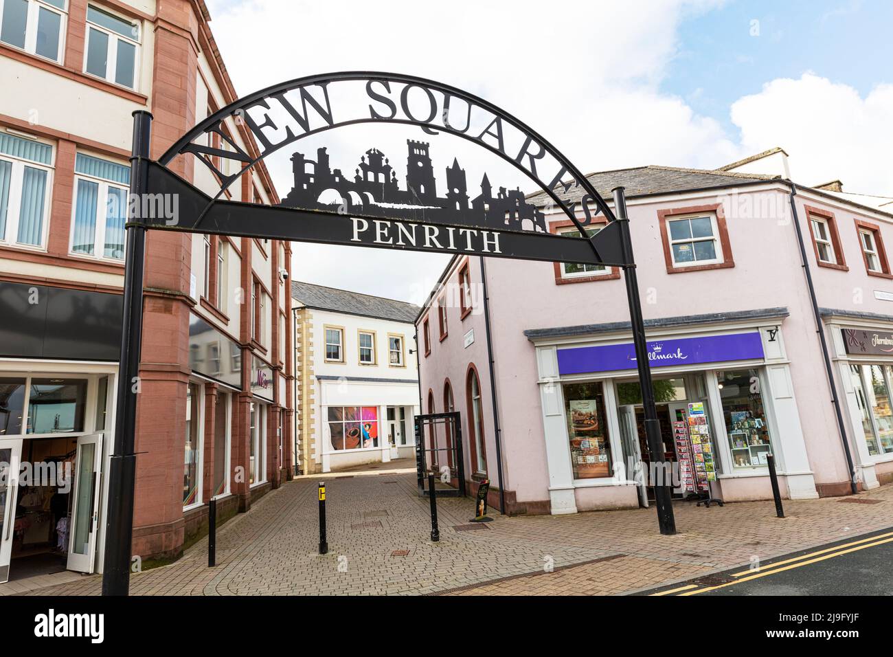 Penrith Town, Cumbria, Reino Unido, Inglaterra, New Squares Penrith, centro comercial, Penrith Cumbria, Penrith UK, centro de Penrith, nuevas plazas, ciudad, ciudades, tiendas, Foto de stock
