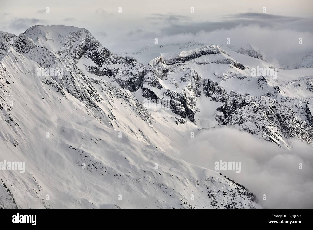 Las montañas en los Alpes Foto de stock