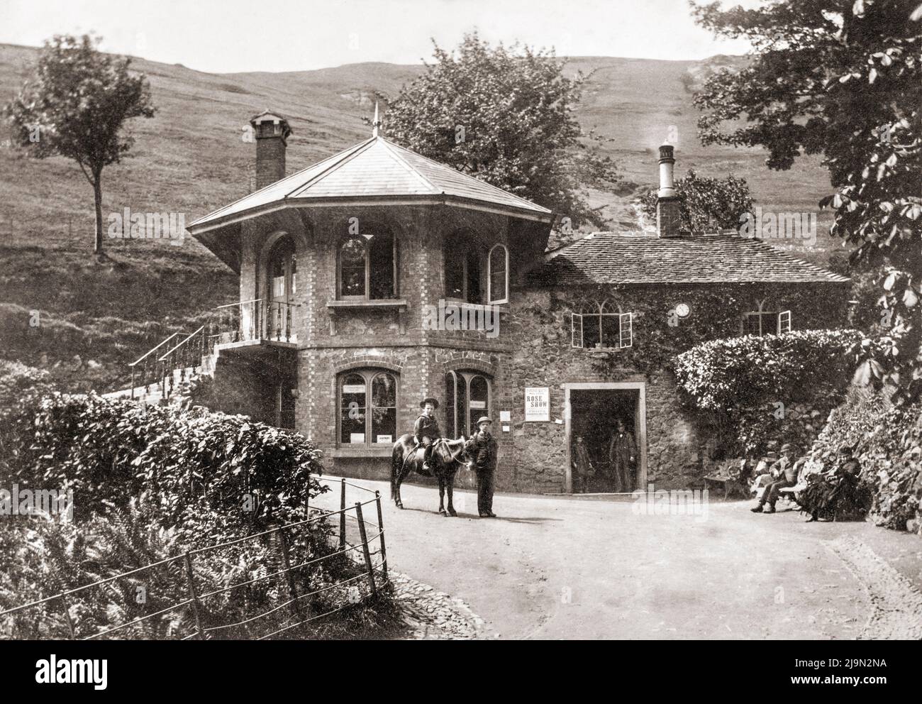 St Ann's Well, Malvern, alrededor de 1885 Foto de stock