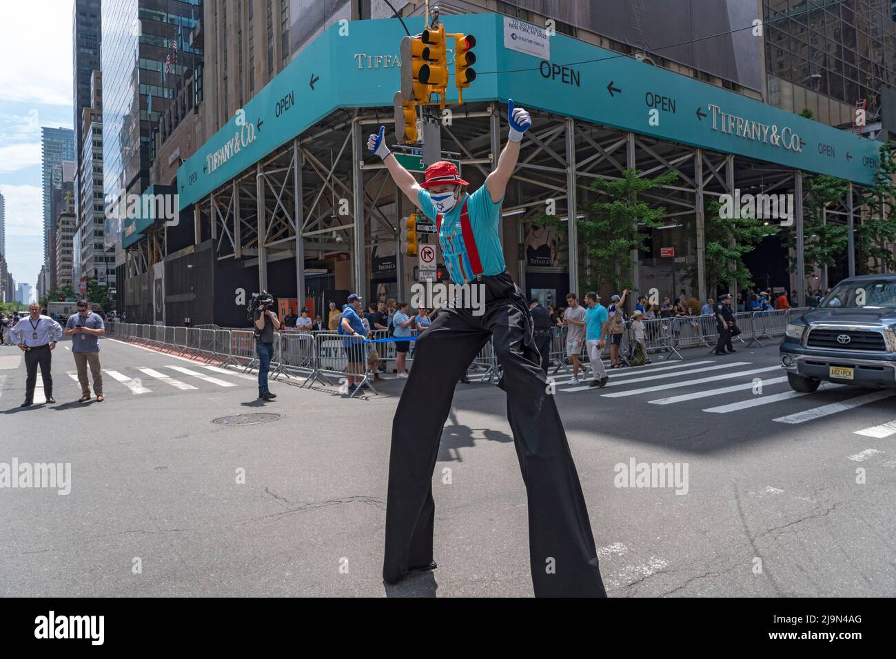 Intérpretes y flotadores fotografías e imágenes de alta resolución - Página  3 - Alamy