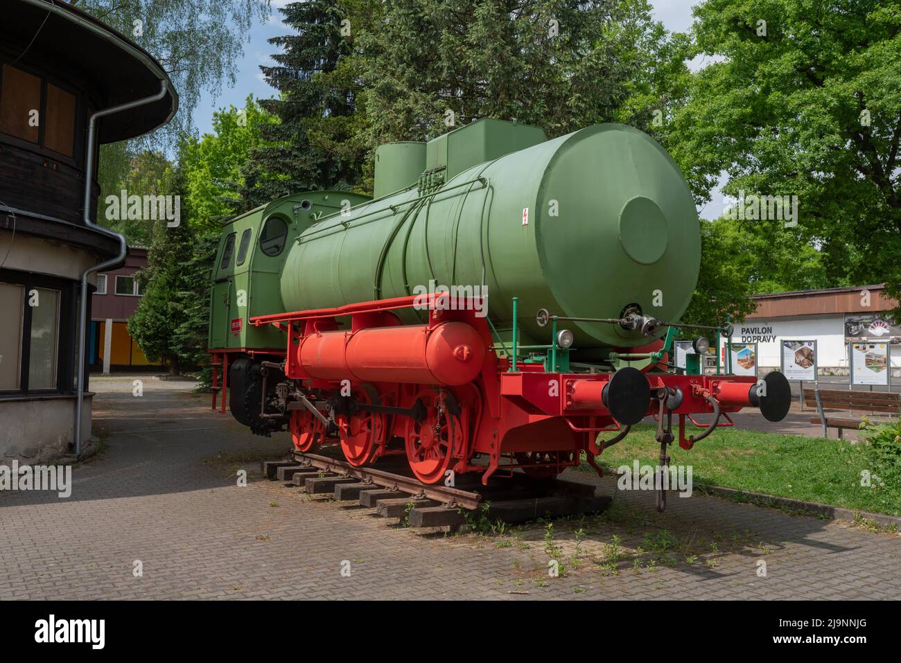Locomotora industrial de vapor sin cable alemana FLC Meiningen, una exposición al aire libre en el Parque Tecnológico de Liberec (Reichenberg). Foto de stock