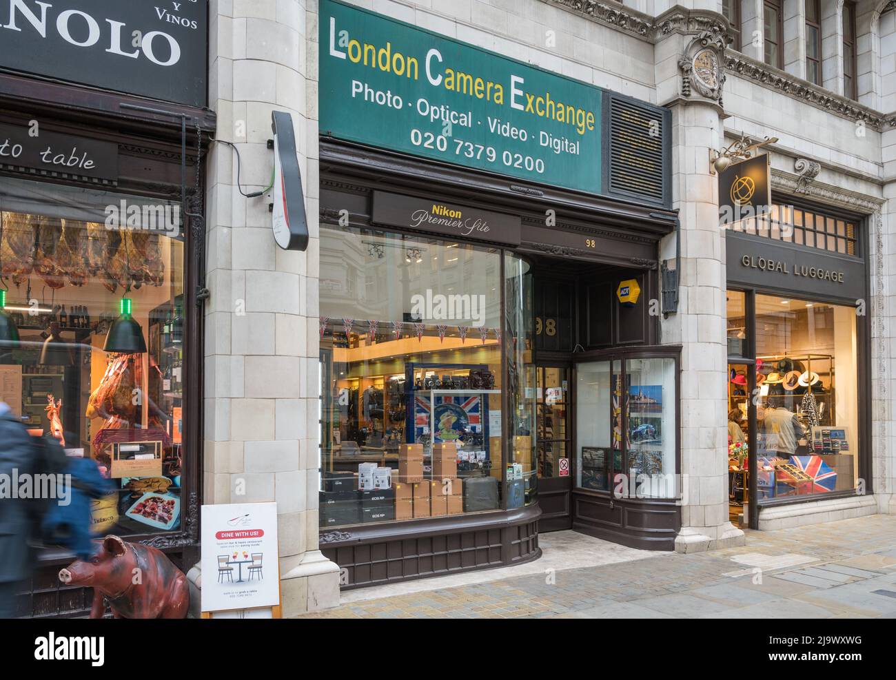Tienda de la tienda de equipos fotográficos London Camera Exchange en  Strand, Londres, Inglaterra, Reino Unido Fotografía de stock - Alamy