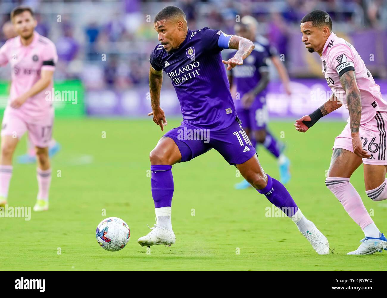 ORLANDO, FL - 25 DE MAYO: El centrocampista de Orlando City, JÃºnior