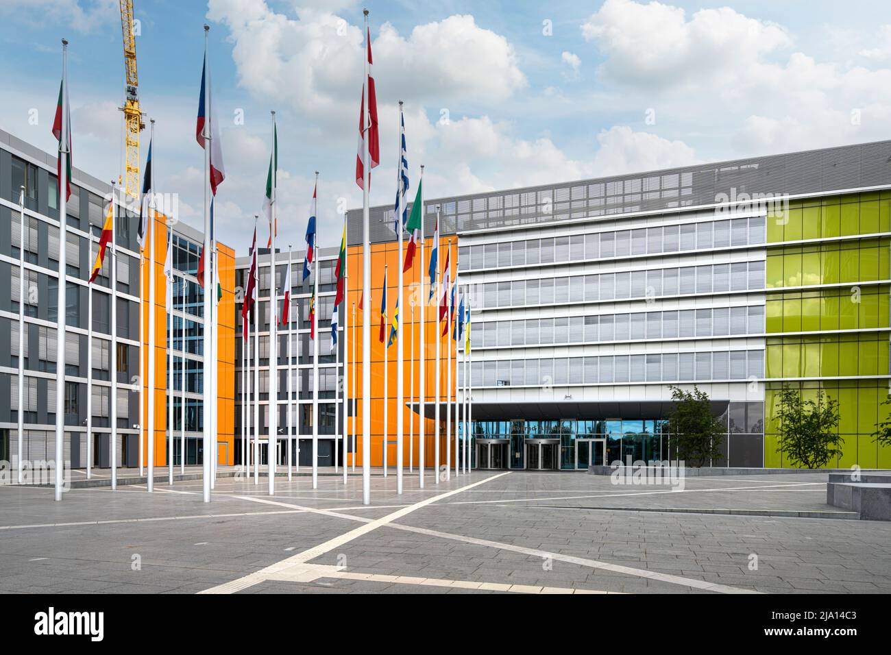 Ciudad de Luxemburgo, mayo de 2022. Vista exterior del Parlamento Europeo - Edificio Adenauer en el centro de la ciudad Foto de stock