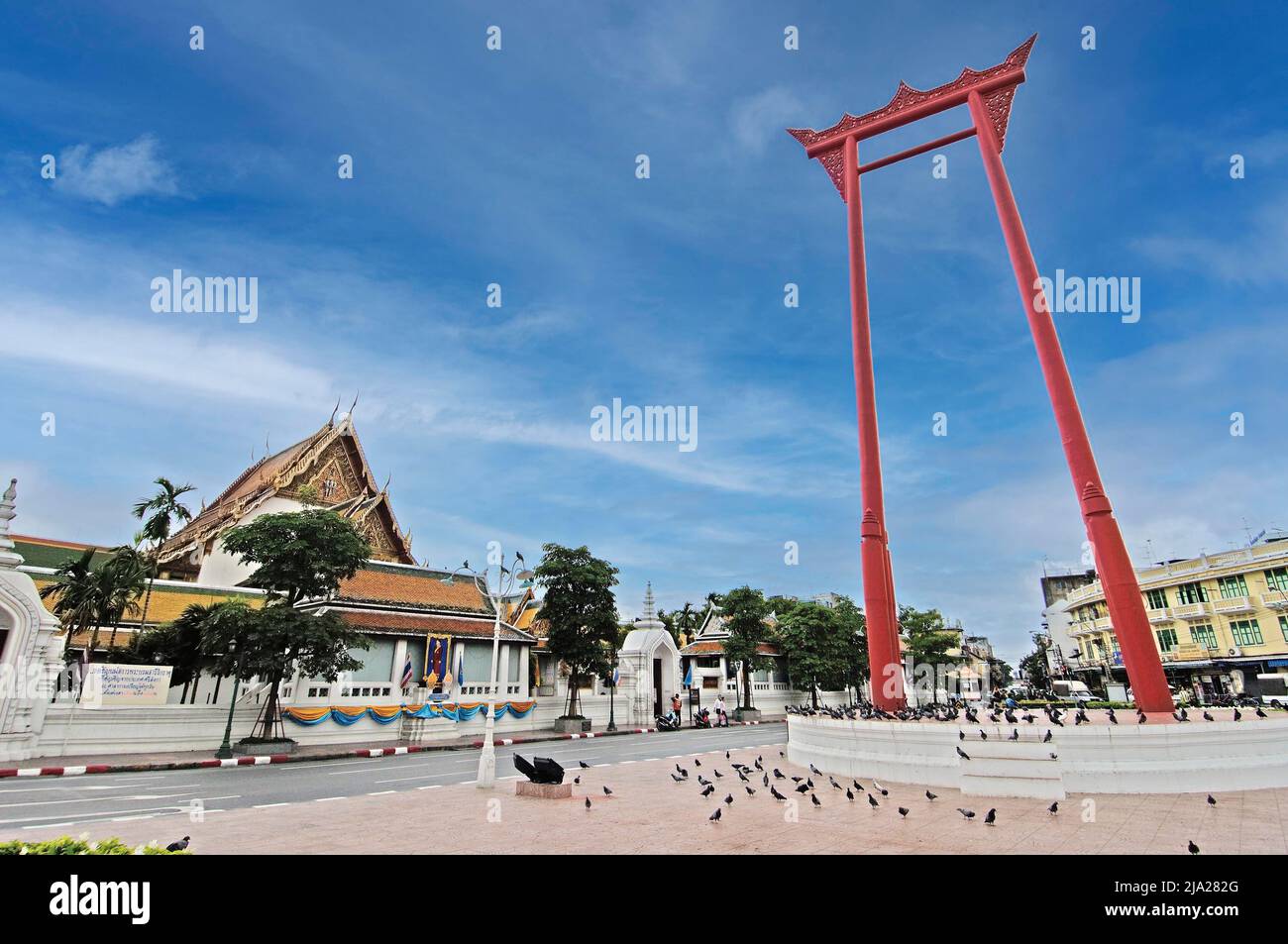 Red Big Swing, Giant Swing, Sao Ching Cha, Bangkok, Tailandia Foto de stock